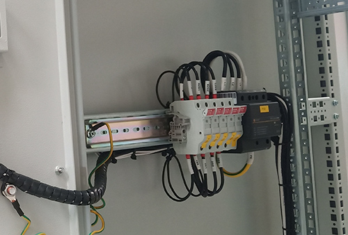 配電箱內(nèi)浪涌保護(hù)器如何配備