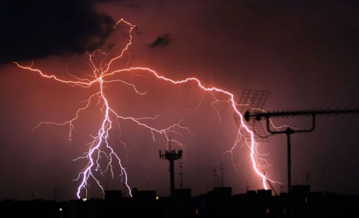 光伏儲能系統(tǒng)中浪涌保護器的選型