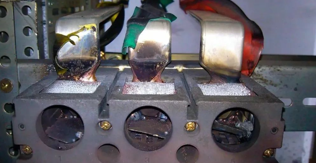 光伏儲(chǔ)能系統(tǒng)中浪涌保護(hù)器的選型